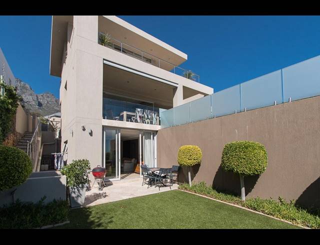 1 BEDROOM APARTMENT TO LET IN CAMPS BAY